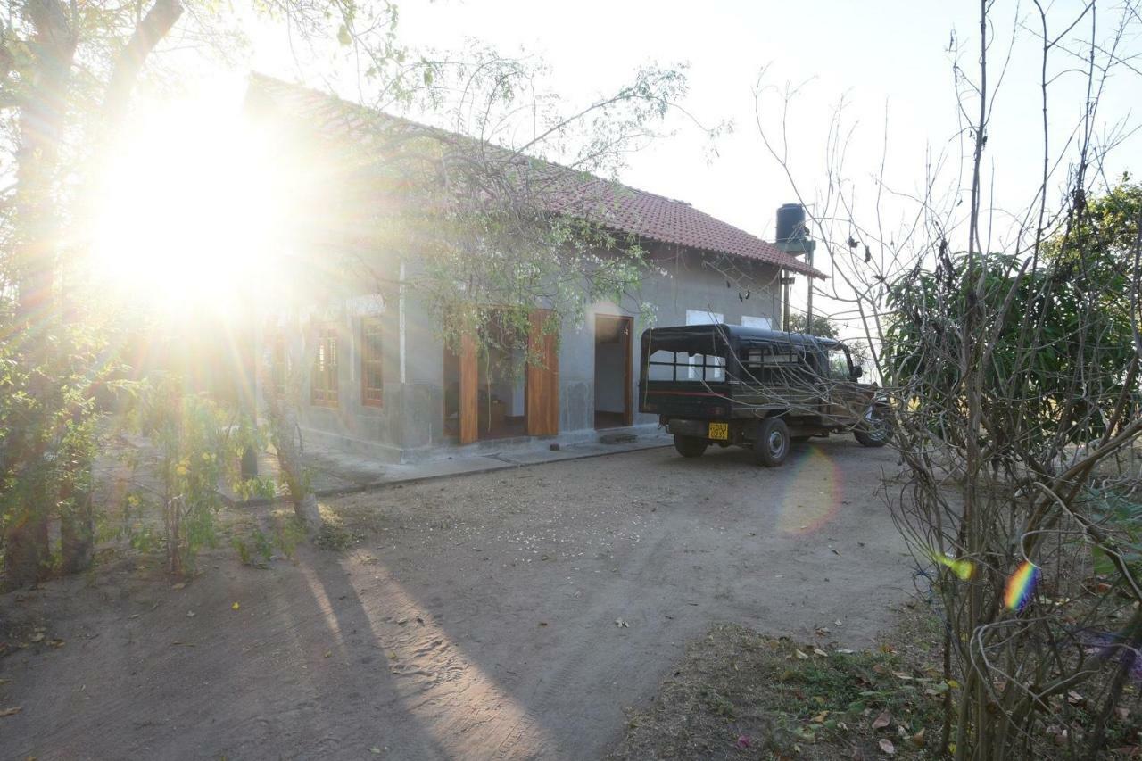 Captain'S Bird Safari Lodge Puttalam Esterno foto