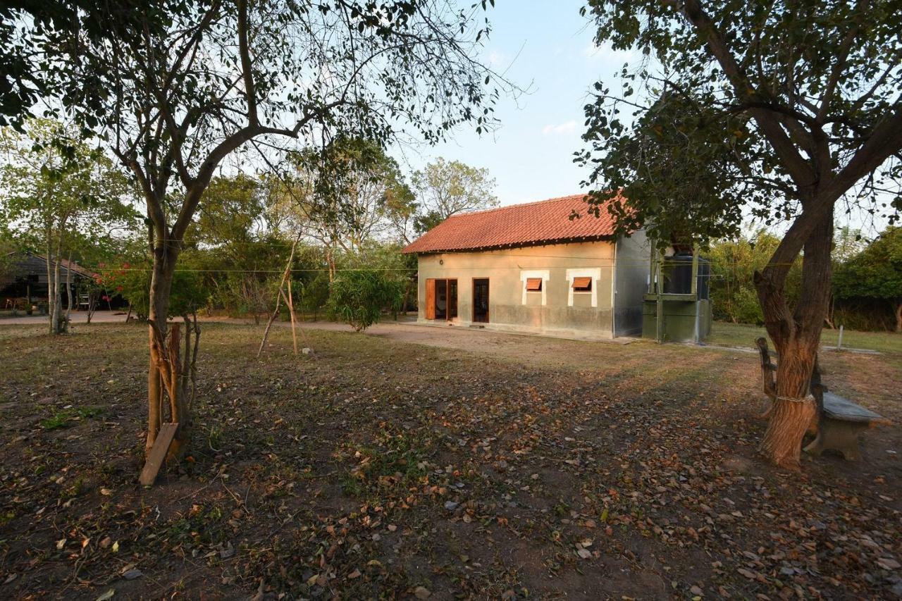 Captain'S Bird Safari Lodge Puttalam Esterno foto