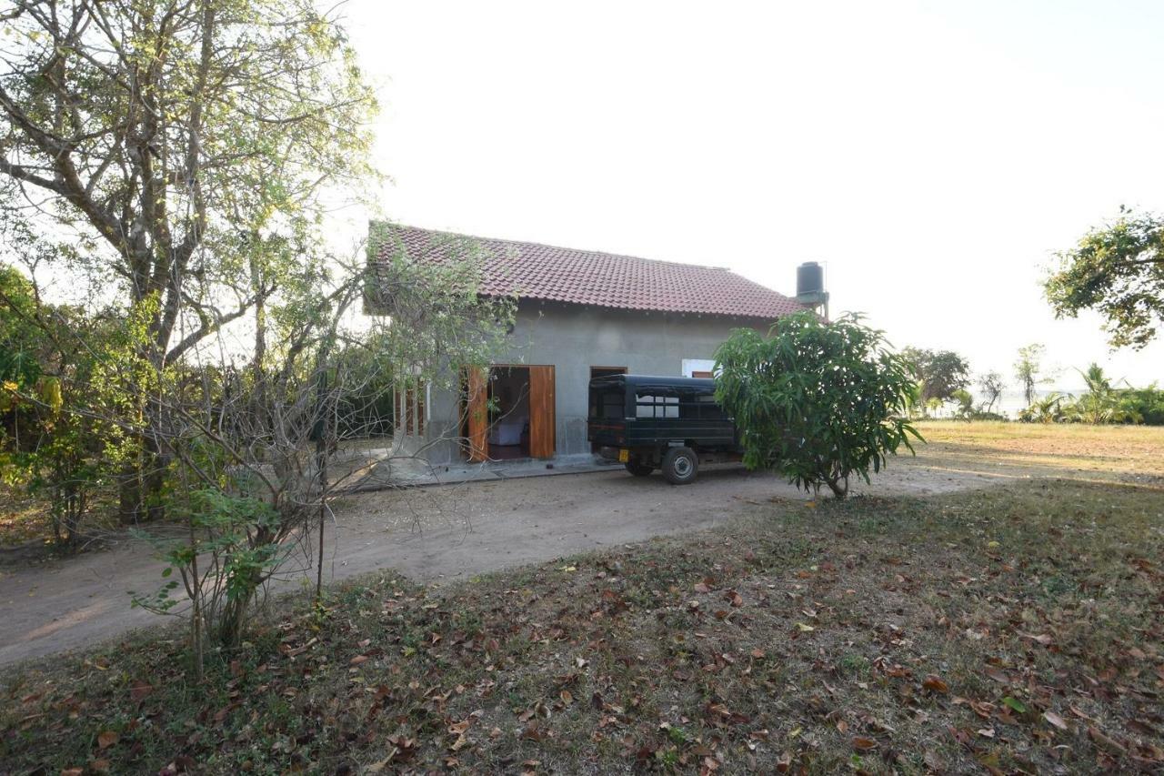 Captain'S Bird Safari Lodge Puttalam Esterno foto